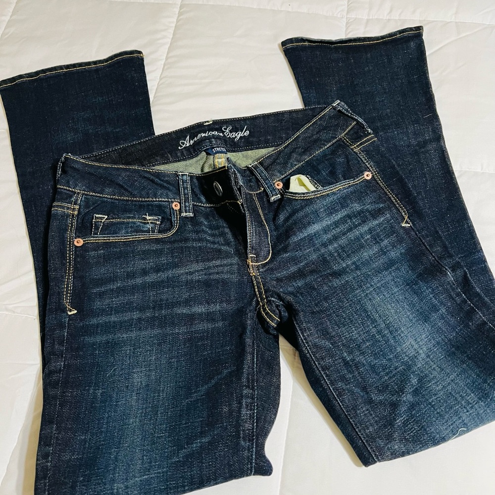 American eagle skinny kick SHORT jeans.